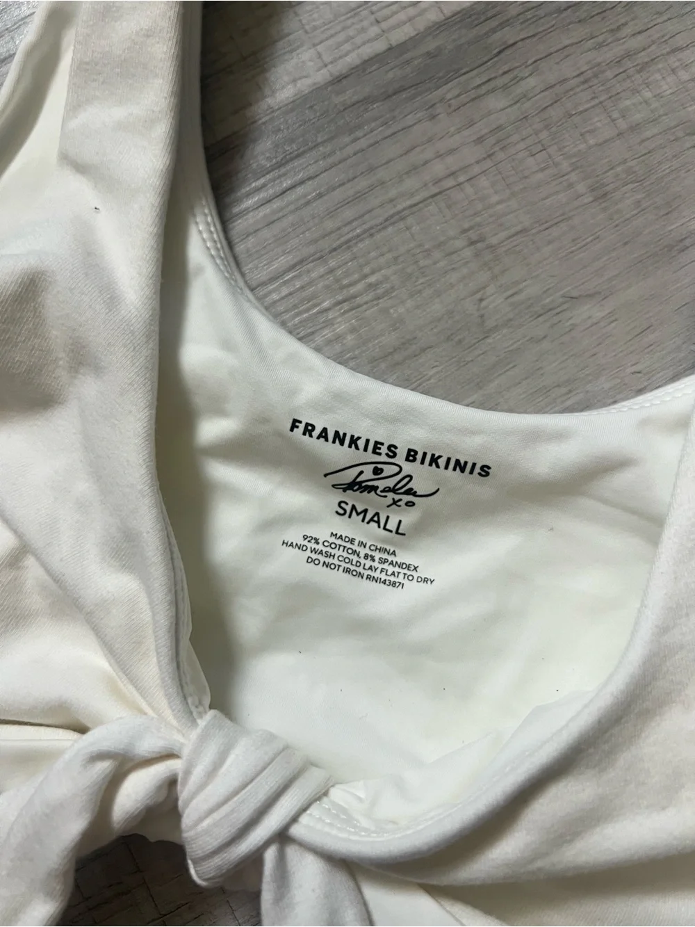 Frankies Bikinis minimal white